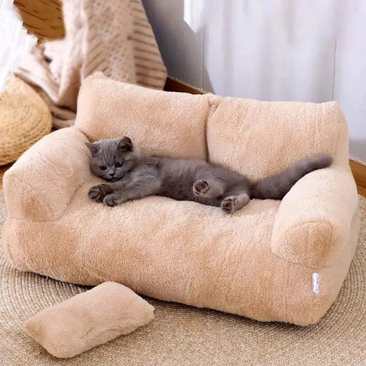 Chat profitant d’un repos luxueux sur le canapé Comfort Sofa for Cats